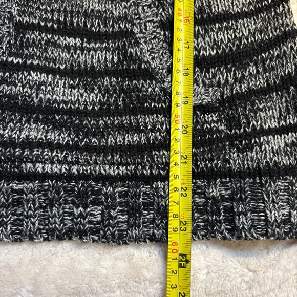 Ashley By 26 International Black and Gray V-Neck Sweater - Picture 12 of 14